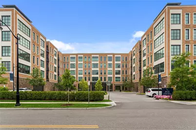 100 Garvies Point Road #1327, Glen Cove, NY 11542 - Photo 4