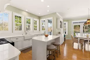 6 Empire Ct, Dix Hills, NY 11746 - Photo 8