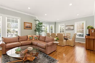 6 Empire Ct, Dix Hills, NY 11746 - Photo 4