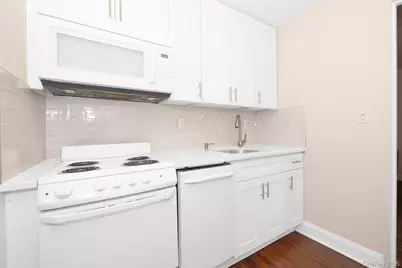 12 Old Mamaroneck Road #4L, White Plains, NY 10605 - Photo 6