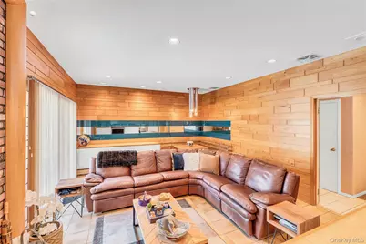 61 Hofstra Drive, Plainview, NY 11803 - Photo 12