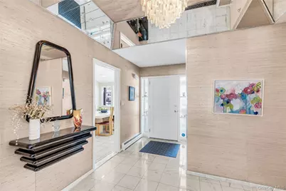 61 Hofstra Drive, Plainview, NY 11803 - Photo 4