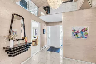 61 Hofstra Dr, Plainview, NY 11803 - Photo 4