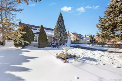 44 Seley Drive, North Babylon, NY 11703 - Photo 2