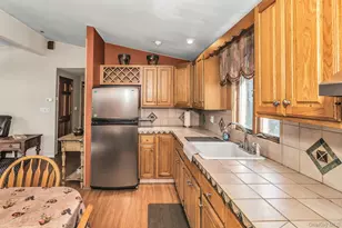 1 Towne Ct, Melville, NY 11747 - Photo 8