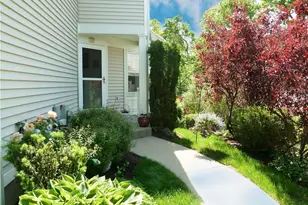 107 Winding Ridge Rd, White Plains, NY 10603 - Photo 2