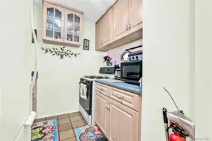 138-35 Elder Ave, Flushing, NY 11355 - Photo 6