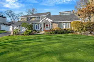 10 Alpine Ct, Smithtown, NY 11787 - Photo 2