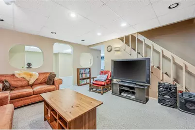 10 Alpine Court, Smithtown, NY 11787 - Photo 36