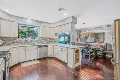 10 Alpine Court, Smithtown, NY 11787 - Photo 16