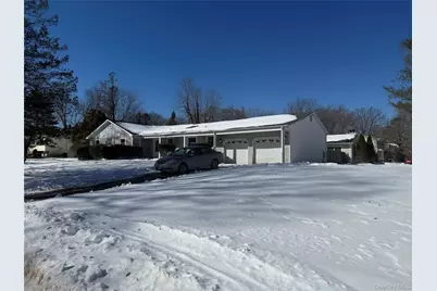 5 Julia Circle, East Setauket, NY 11733 - Photo 2