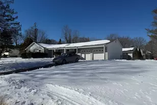 5 Julia Cir, East Setauket, NY 11733 - Photo 2