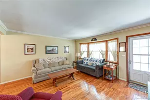 36 Sinclair Dr, Greenlawn, NY 11740 - Photo 4