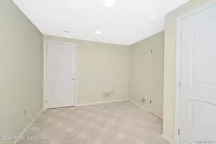 194 Justin, New York, NY 10306 - Photo 8