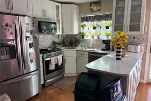 281 Graff Ave, Bronx, NY 10465 - Photo 1