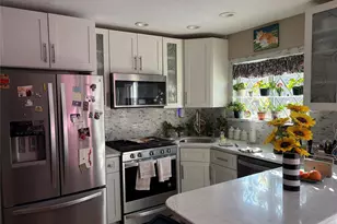 281 Graff Ave, Bronx, NY 10465 - Photo 8