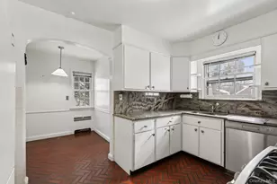 34 Berrian Rd, New Rochelle, NY 10804 - Photo 10