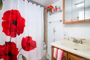 111 Jerusalem Ave, Massapequa, NY 11758 - Photo 18