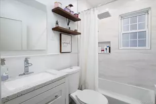 238 Jefferson St, Franklin Square, NY 11010 - Photo 8