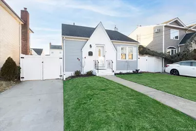 238 Jefferson Street, Franklin Square, NY 11010 - Photo 2