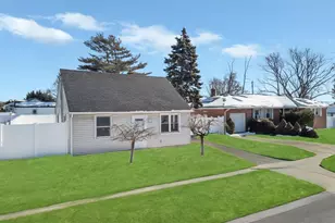 1333 5th Ave, Bay Shore, NY 11706 - Photo 2