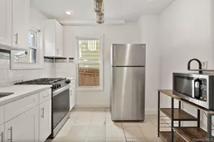 90-22 82nd Rd, Glendale, NY 11385 - Photo 12