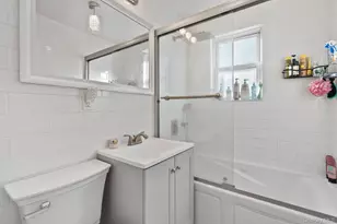 90-22 82nd Rd, Glendale, NY 11385 - Photo 22