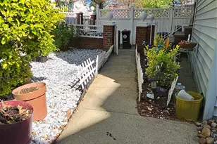 627 E 32nd St, Brooklyn, NY 11210 - Photo 4