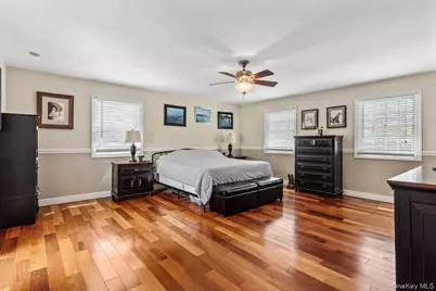 15 Oak Lane, Hampton Bays, NY 11946 - Photo 18