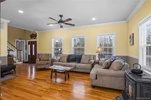 36 Lansing St, Miller Place, NY 11764 - Photo 8