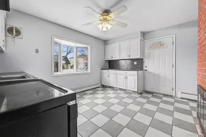 23 Tip Top Lane, Hicksville, NY 11801 - Photo 8