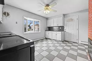 23 Tiptop Ln, Hicksville, NY 11801 - Photo 8