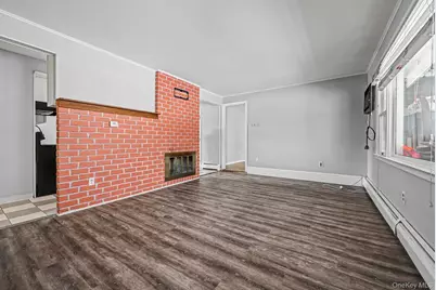 23 Tip Top Lane, Hicksville, NY 11801 - Photo 4