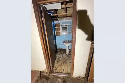 34 Peach Street, Central Islip, NY 11722 - Photo 8