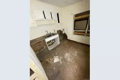 34 Peach Street, Central Islip, NY 11722 - Photo 10