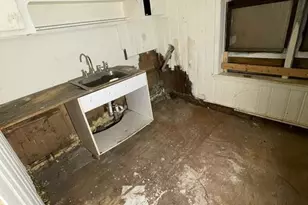 34 Peach St, Central Islip, NY 11722 - Photo 10