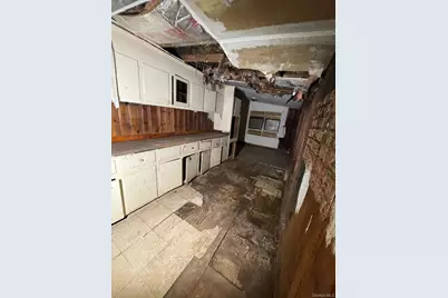 34 Peach Street, Central Islip, NY 11722 - Photo 12