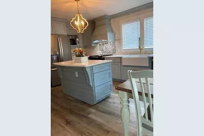 286 Beachview Street, Copiague, NY 11726 - Photo 2