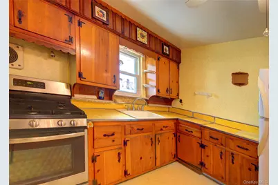 10 Taft Avenue, Hempstead, NY 11550 - Photo 14