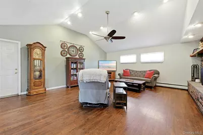 246 Southern Boulevard, Nesconset, NY 11767 - Photo 18