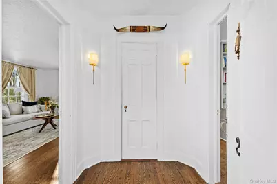 2 Apple Tree Close, Chappaqua, NY 10514 - Photo 2