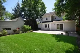 25 Gaynor Ave, Manhasset, NY 11030 - Photo 20