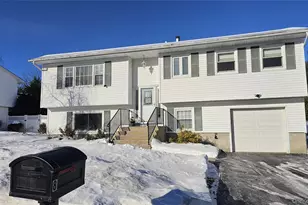 8 Autumn Ln, Stony Point, NY 10980 - Photo 2