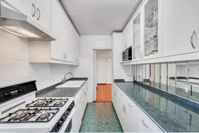 10010 67 Road #4 Floor, Forest Hills, NY 11375 - Photo 14