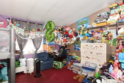 39 Greentree Road, Mineola, NY 11501 - Photo 14