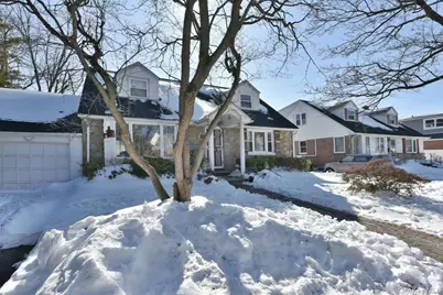 39 Greentree Road, Mineola, NY 11501 - Photo 24