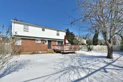 39 Greentree Road, Mineola, NY 11501 - Photo 22