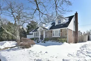 39 Greentree Rd, Mineola, NY 11501 - Photo 26
