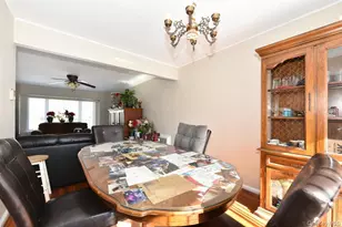 39 Greentree Rd, Mineola, NY 11501 - Photo 6