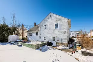 27 Elizabeth Dr, Bethpage, NY 11714 - Photo 22